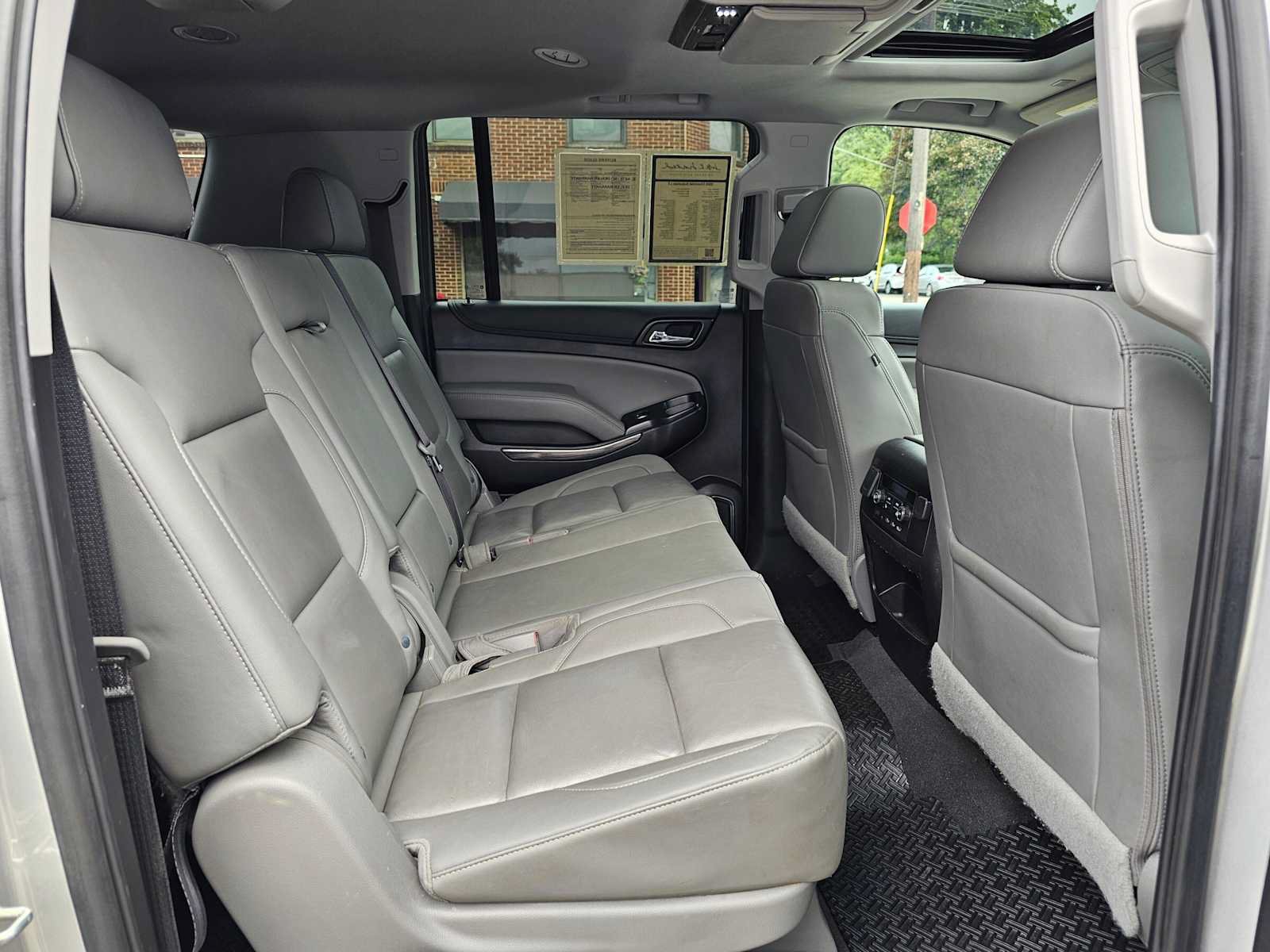 Used 2020 Chevrolet Suburban LT AWD/4WD image 24