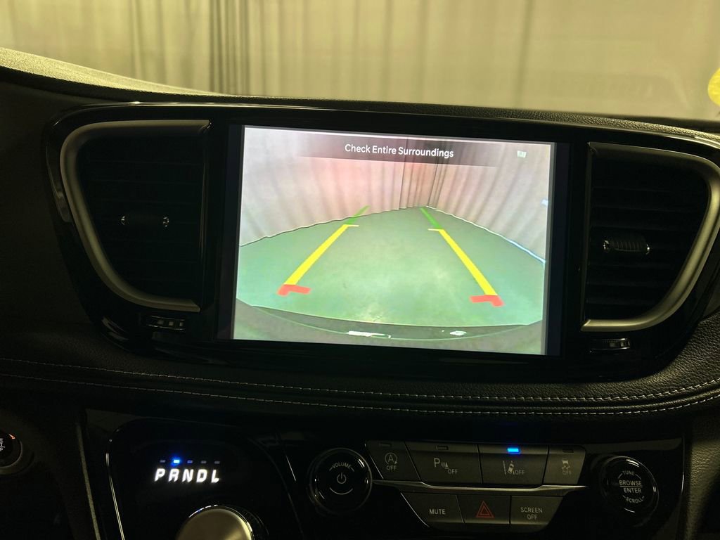 New 2027 Chrysler Pacifica Select FWD image 16