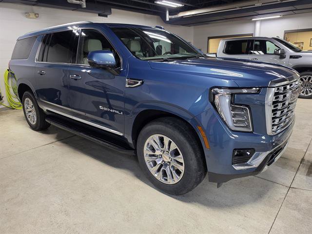 Certified 2025 GMC Yukon XL Denali w/ Advanced Technology Package AWD/4WD image 3