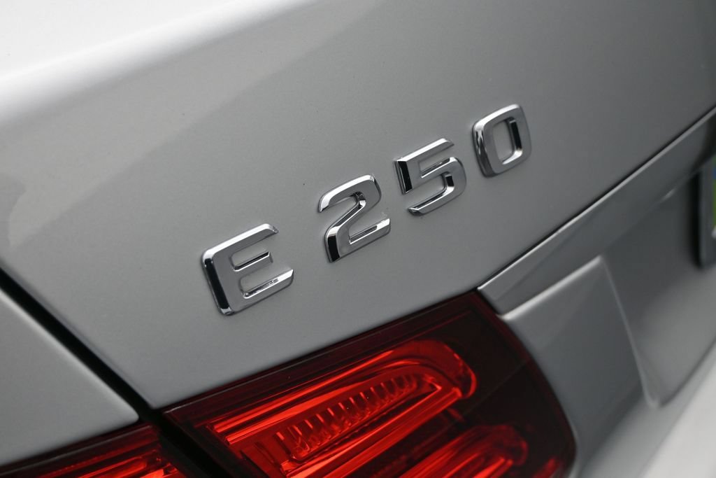 Used 2014 Mercedes-Benz E 250 BlueTEC Sedan image 21