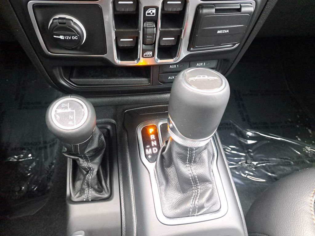 Used 2025 Jeep Gladiator Sport AWD/4WD image 23