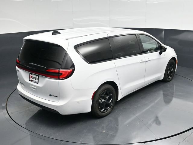Certified 2024 Chrysler Pacifica Select image 52