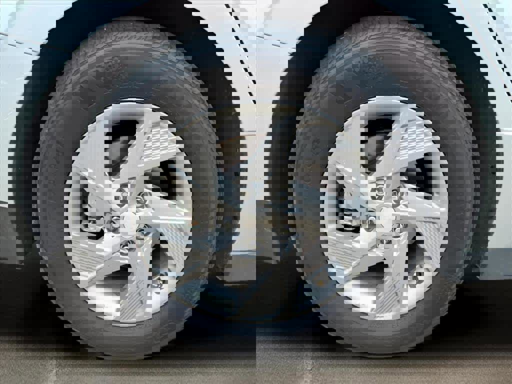 Used 2025 Hyundai Sonata SE image 6