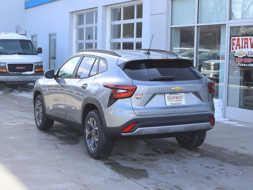 New 2026 Chevrolet Trax LT w/ Driver Confidence Package image 8