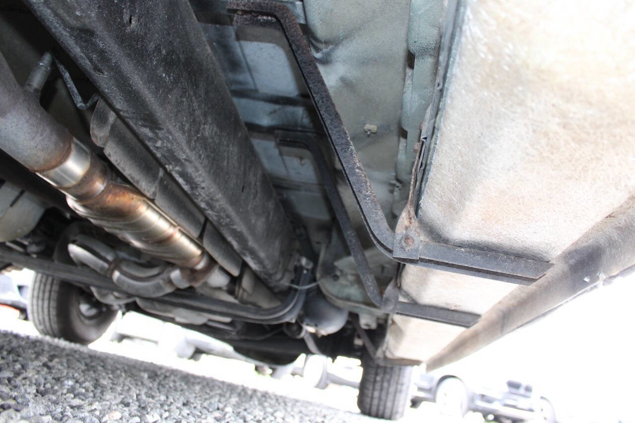 Used 1997 Ford E-150 and Econoline 150 RWD image 35
