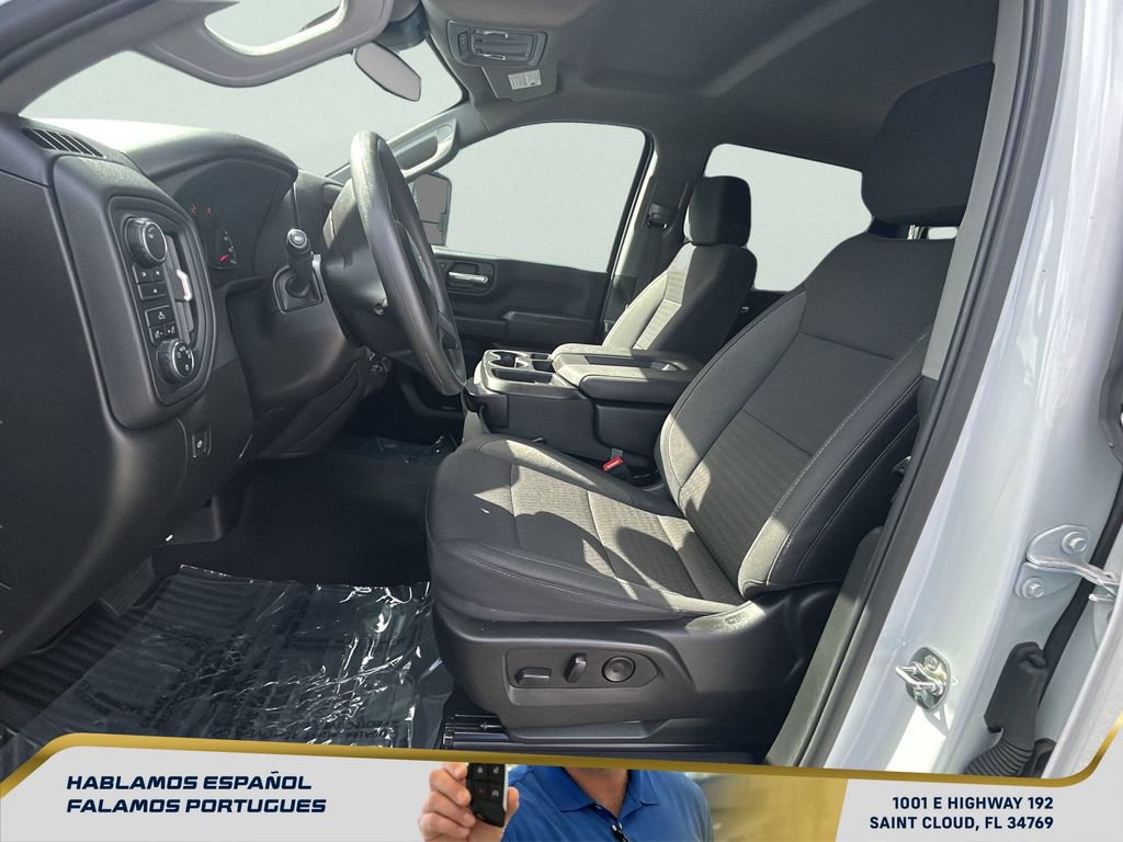 Used 2025 Chevrolet Silverado 2500 Custom w/ Custom Convenience Package image 12