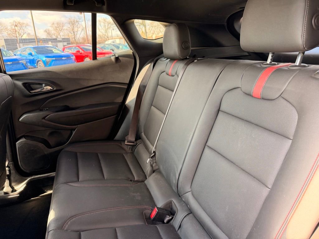 Used 2024 Chevrolet Trax RS w/ Sunroof Package image 23