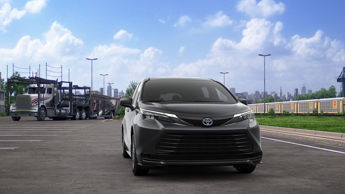 New 2025 Toyota Sienna LE image 38