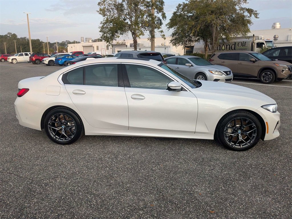 Used 2025 BMW 330i Sedan image 3