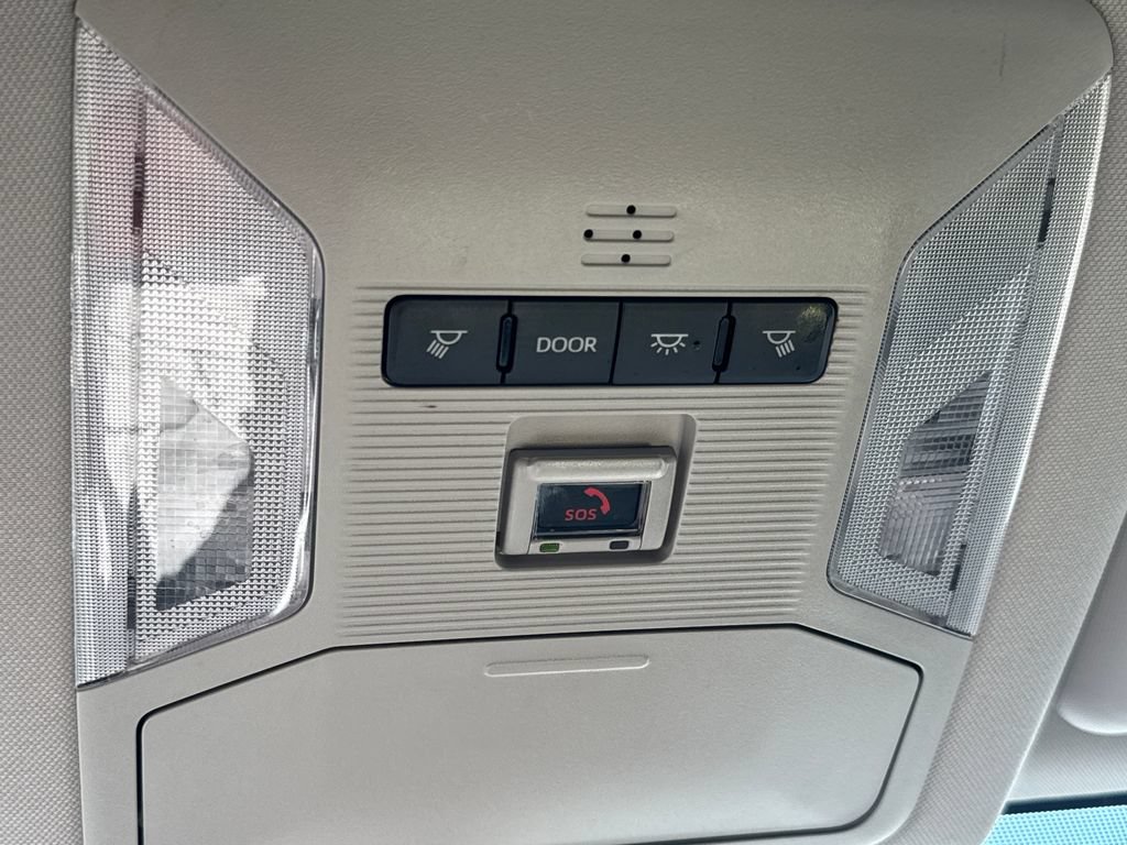 Used 2024 Toyota RAV4 LE AWD/4WD image 31