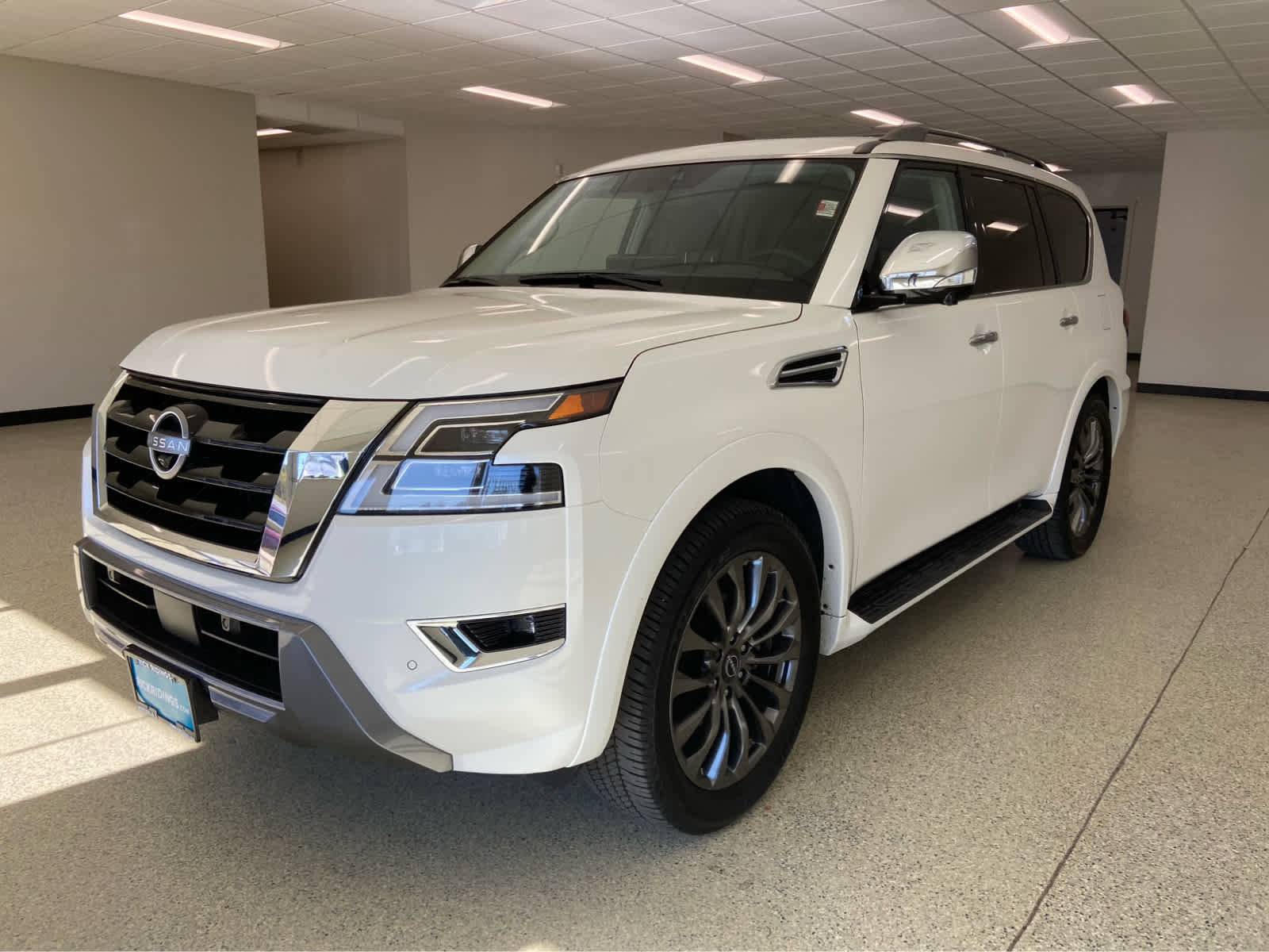 Used 2024 Nissan Armada Platinum w/ Captain's Chairs Package image 3