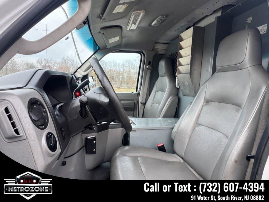 Used 2014 Ford E-350 and Econoline 350 Super Duty w/ Power Group image 26
