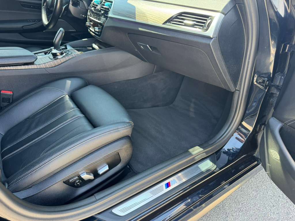 Used 2018 BMW 540i xDrive AWD/4WD image 15