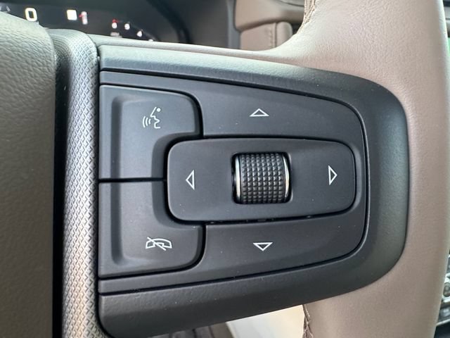 Used 2023 GMC Yukon XL Denali AWD/4WD image 8