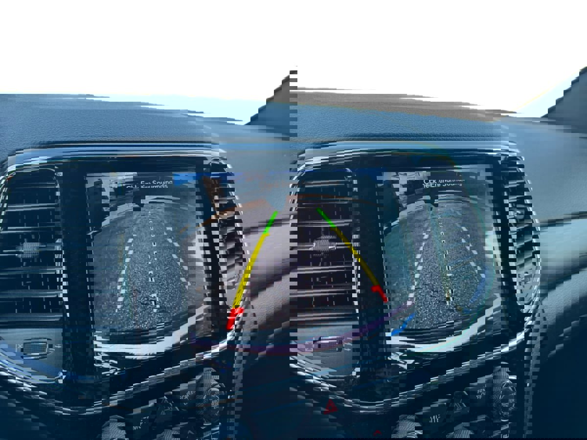 Used 2020 Jeep Grand Cherokee Altitude image 13