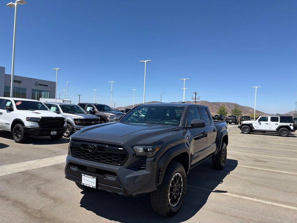 Used 2025 Toyota Tacoma TRD Off-Road AWD/4WD image 4