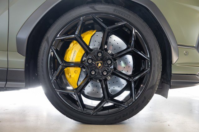 Used 2023 Lamborghini Urus Performante image 32