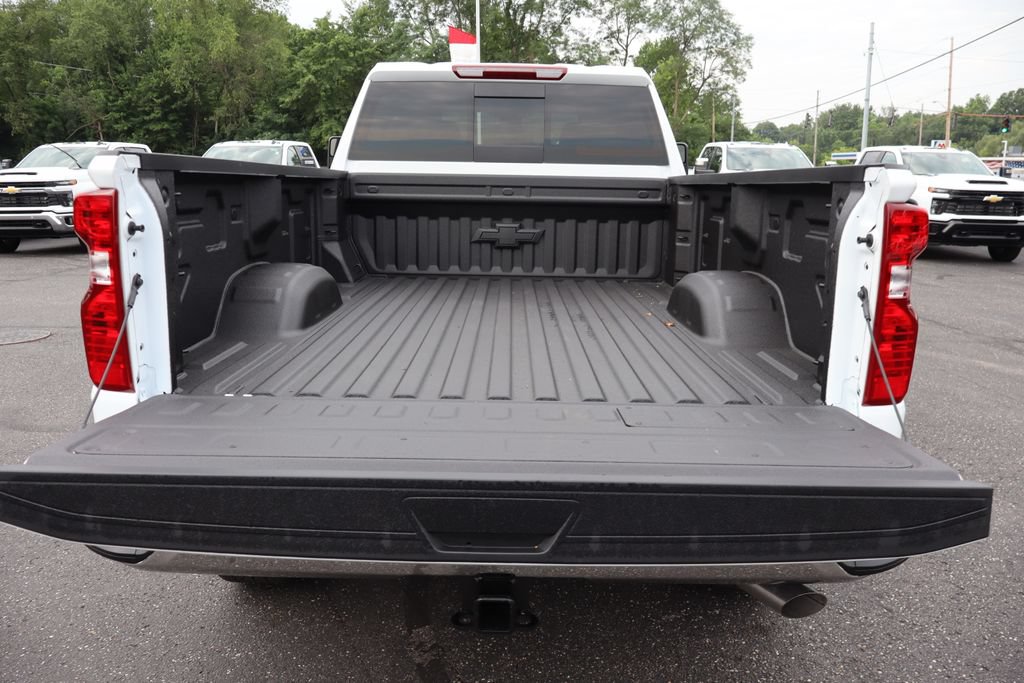 New 2026 Chevrolet Silverado 3500 LT w/ Leather Package AWD/4WD image 24