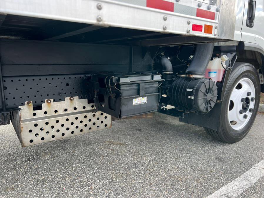 Used 2019 Isuzu NPR image 40