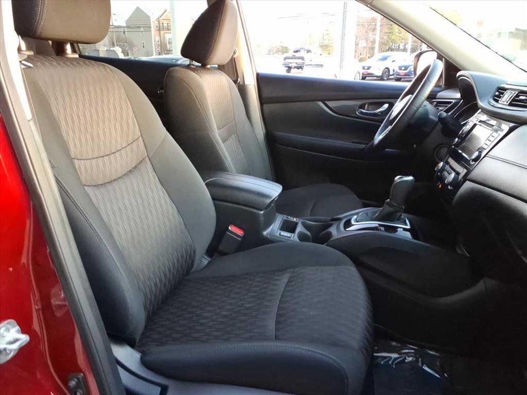 Used 2018 Nissan Rogue SV w/ Premium Package image 18