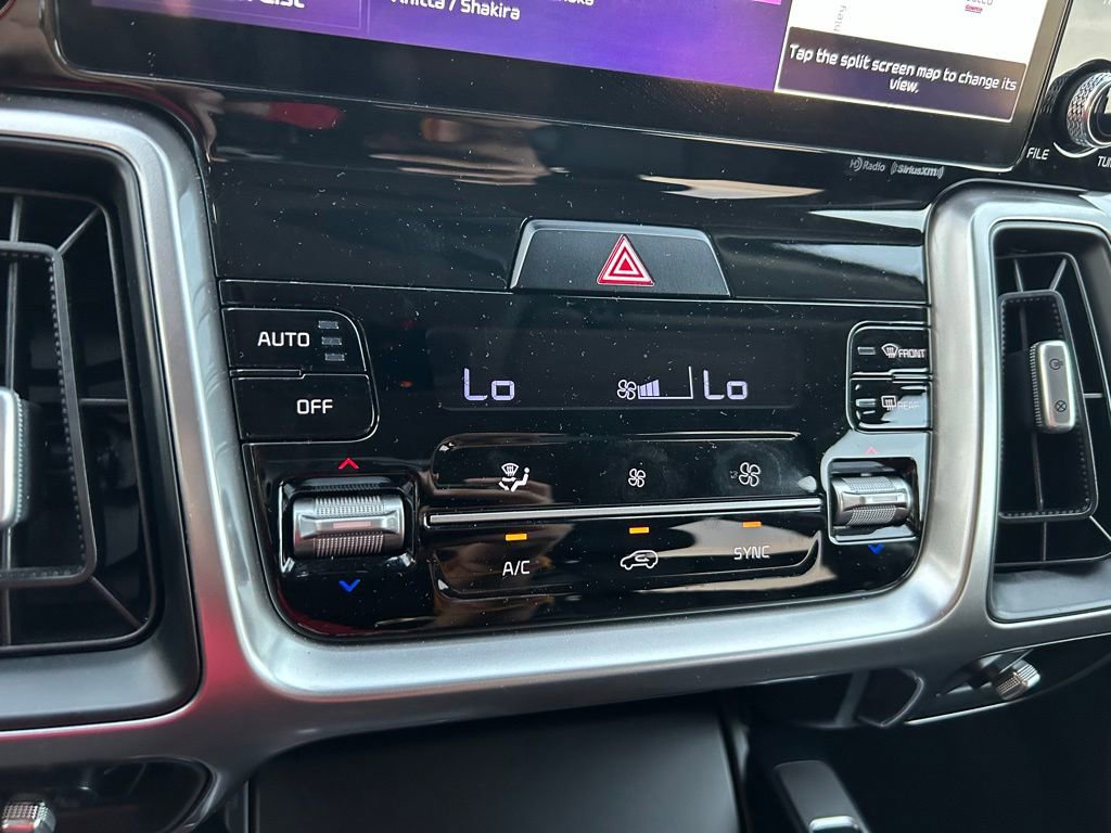 Used 2022 Kia Sorento S w/ Panoramic Sunroof Package FWD image 27