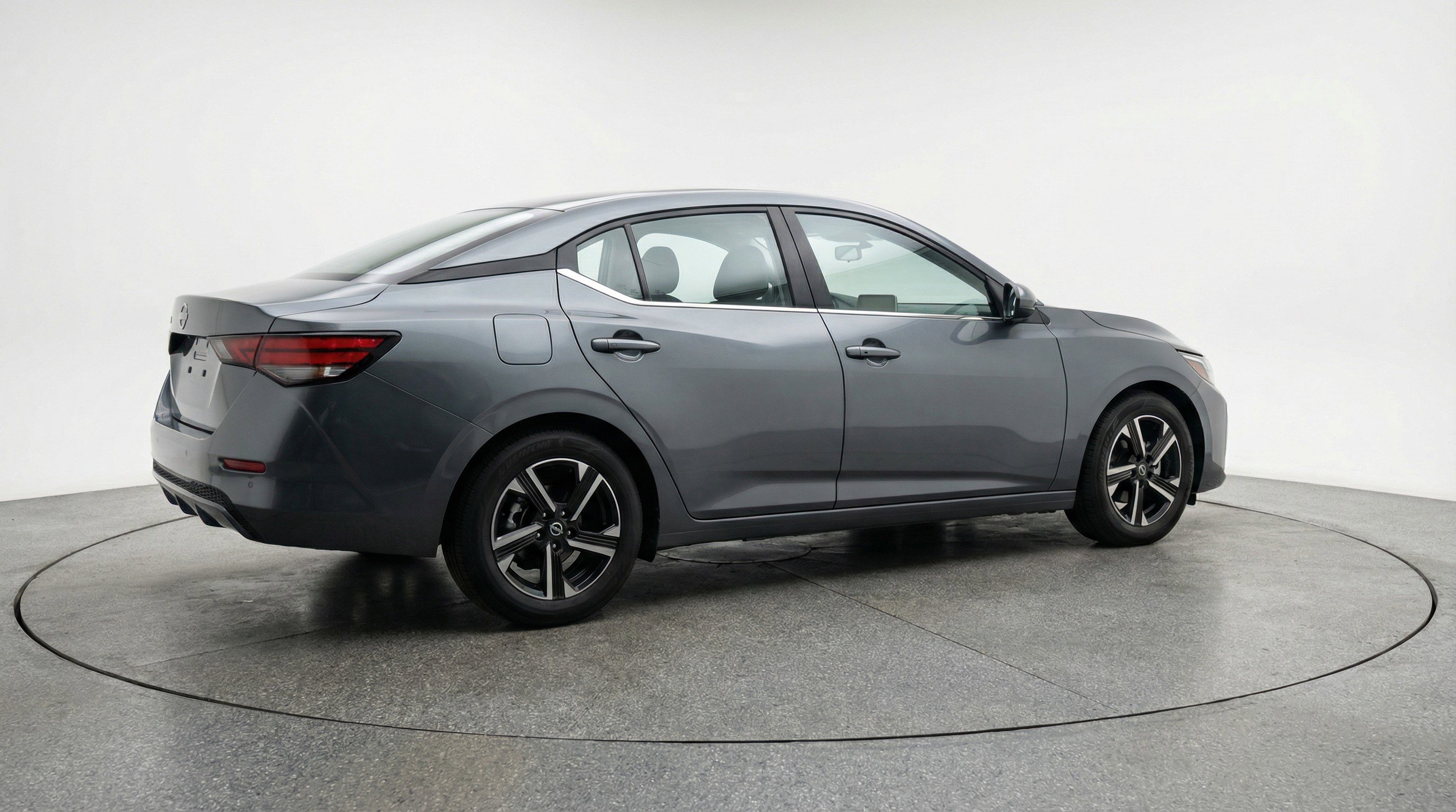 Used 2025 Nissan Sentra SV image 9