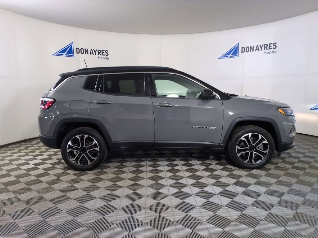 Used 2024 Jeep Compass Limited image 9