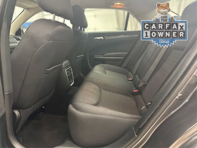 Used 2022 Chrysler 300 Touring image 11