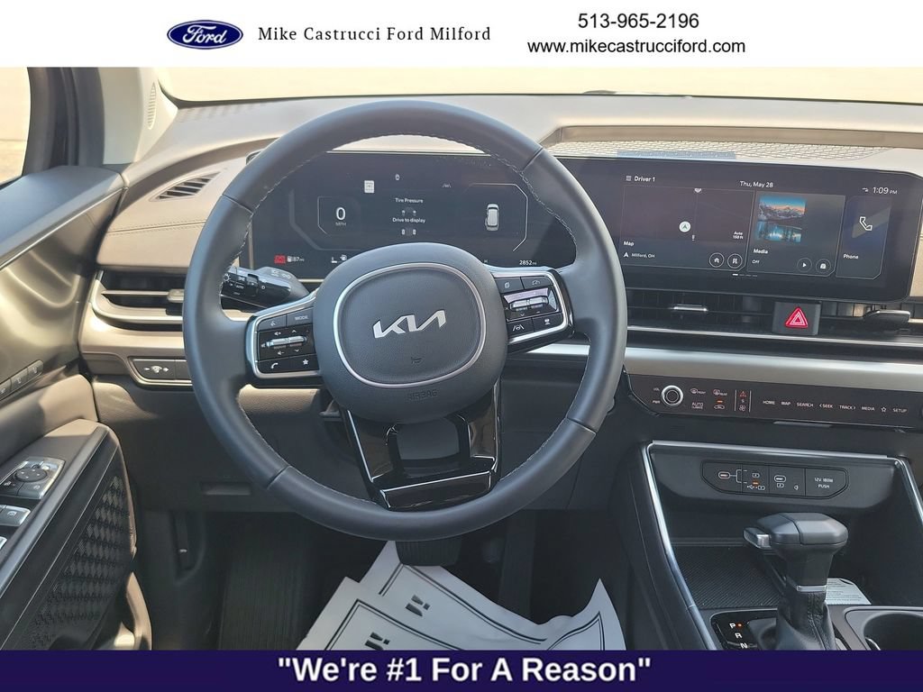 Used 2026 Kia Carnival SX w/ SX Dark Edition Package FWD image 11