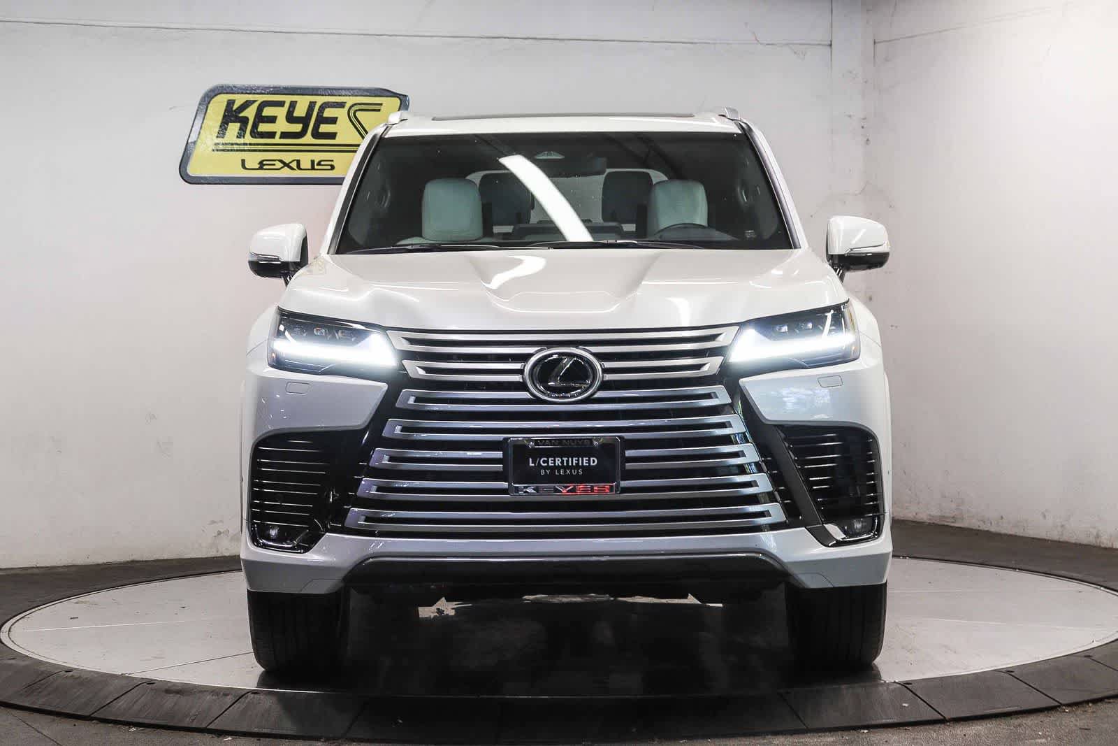 Certified 2025 Lexus LX 700h Luxury AWD/4WD image 6