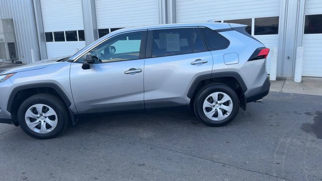 Used 2024 Toyota RAV4 LE FWD image 9