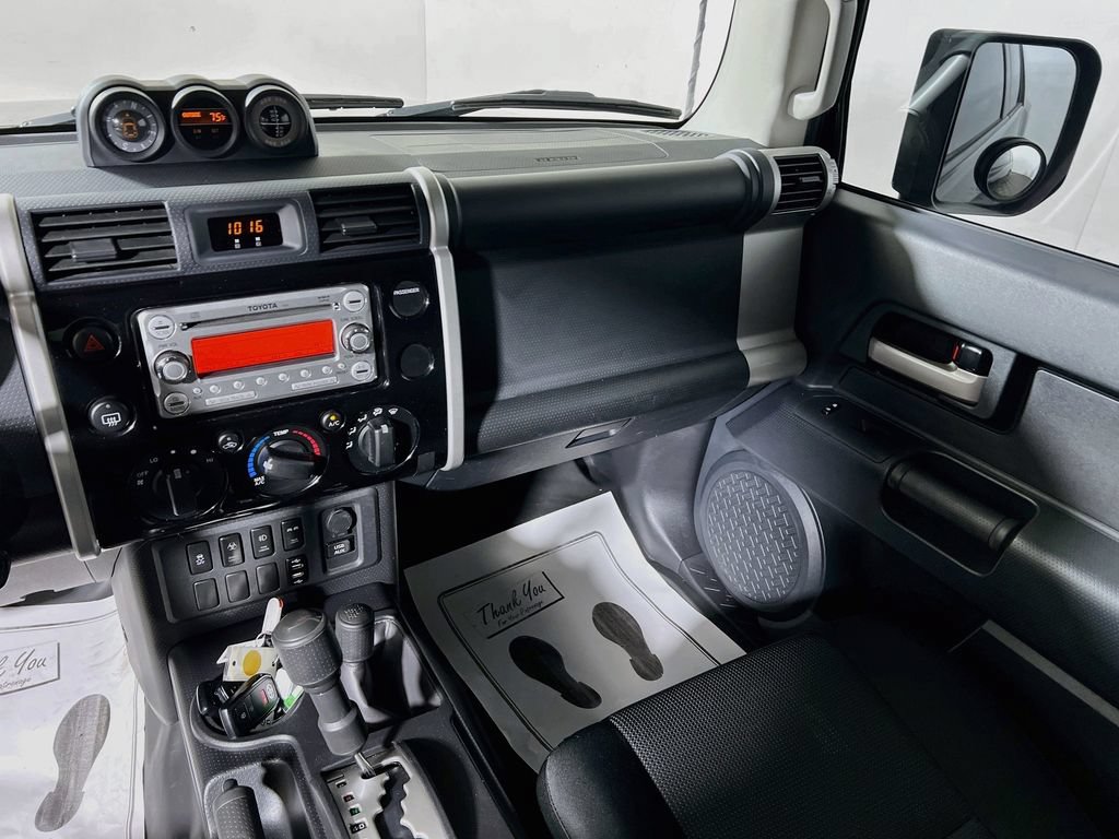 Used 2014 Toyota FJ Cruiser 4WD w/ Convenience Package image 20