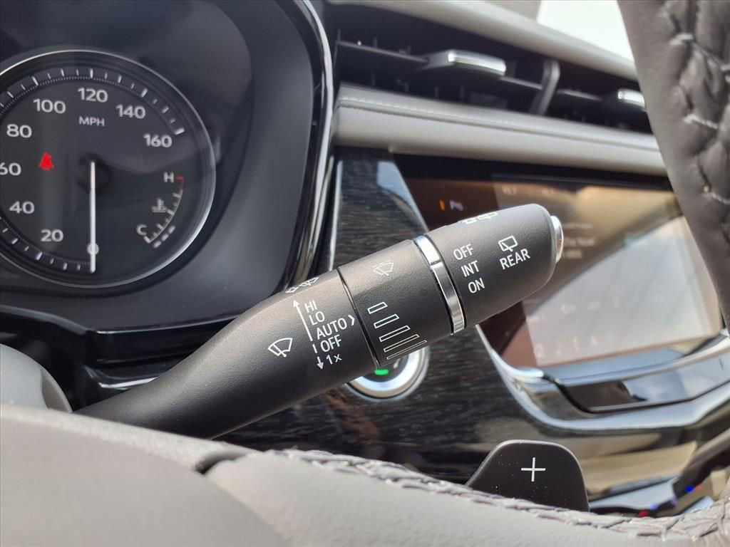 Used 2023 Cadillac XT6 Premium Luxury w/ Technology Package image 18
