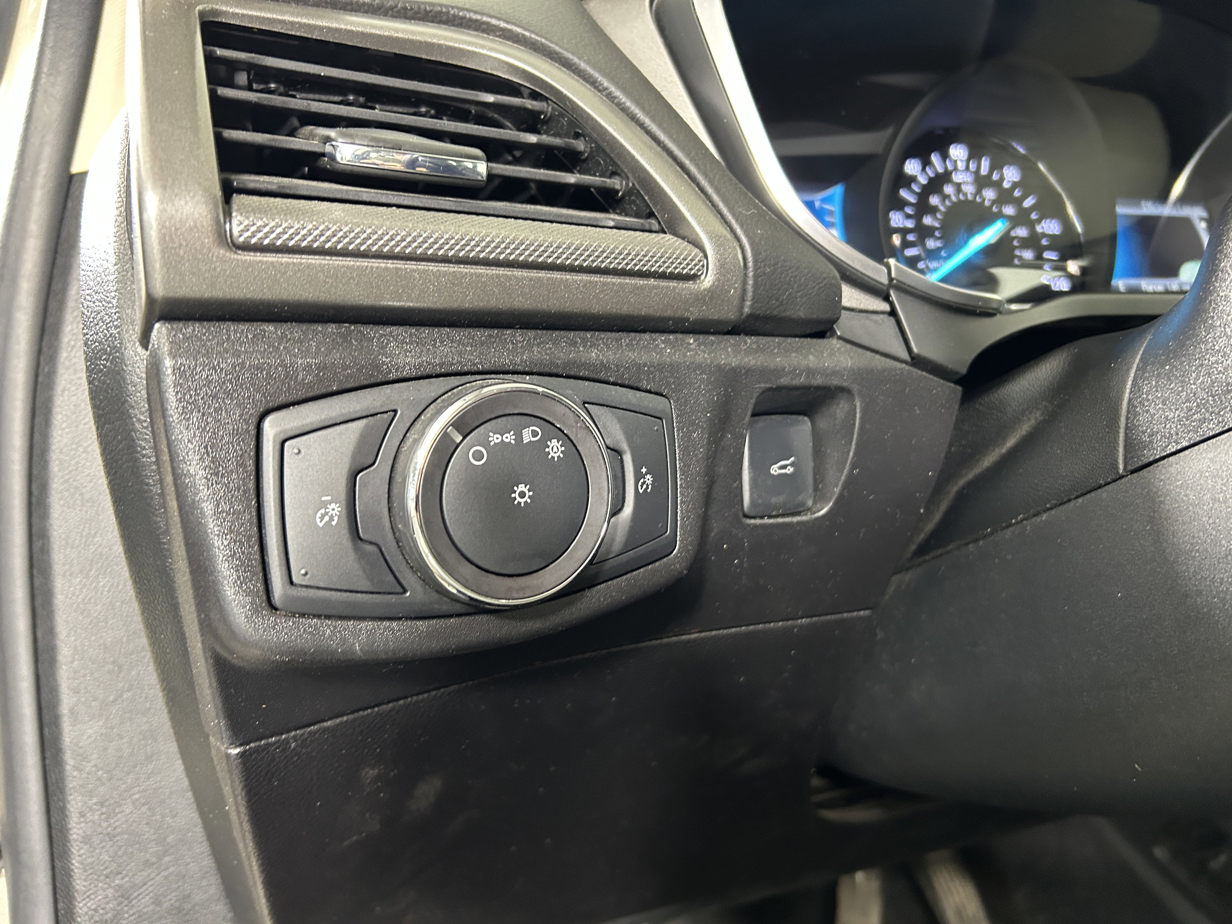 Used 2018 Ford Fusion S image 18