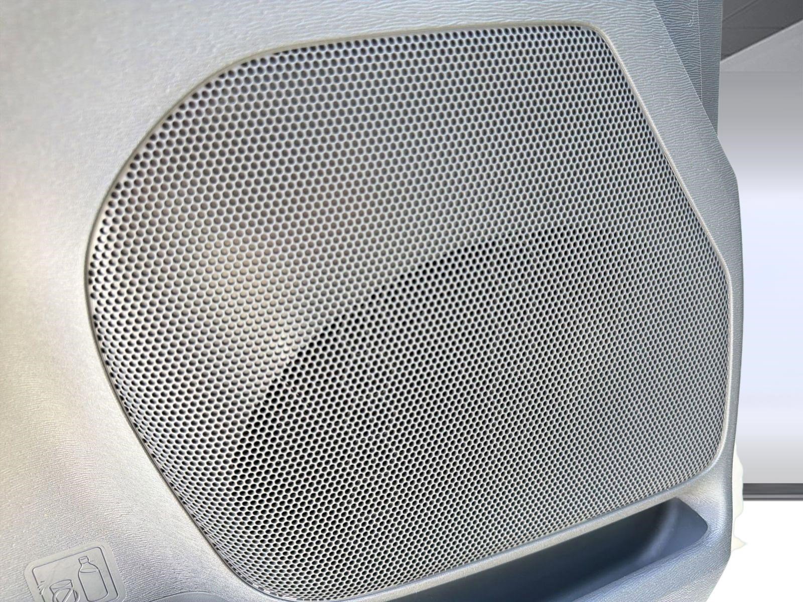 Used 2015 Toyota Sienna XLE image 22