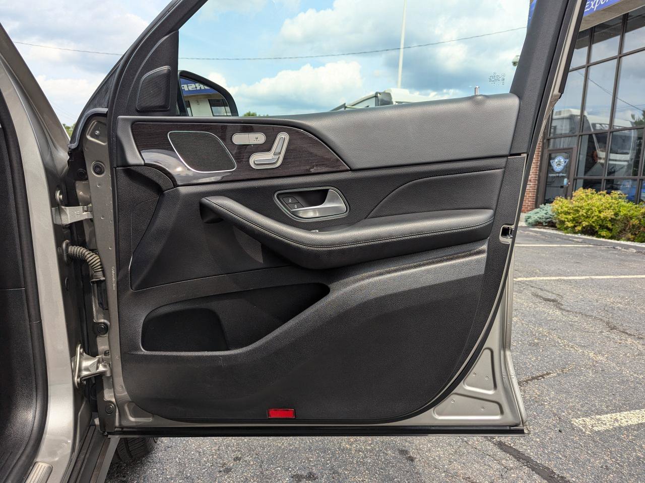 Used 2020 Mercedes-Benz GLE 350 4MATIC image 28