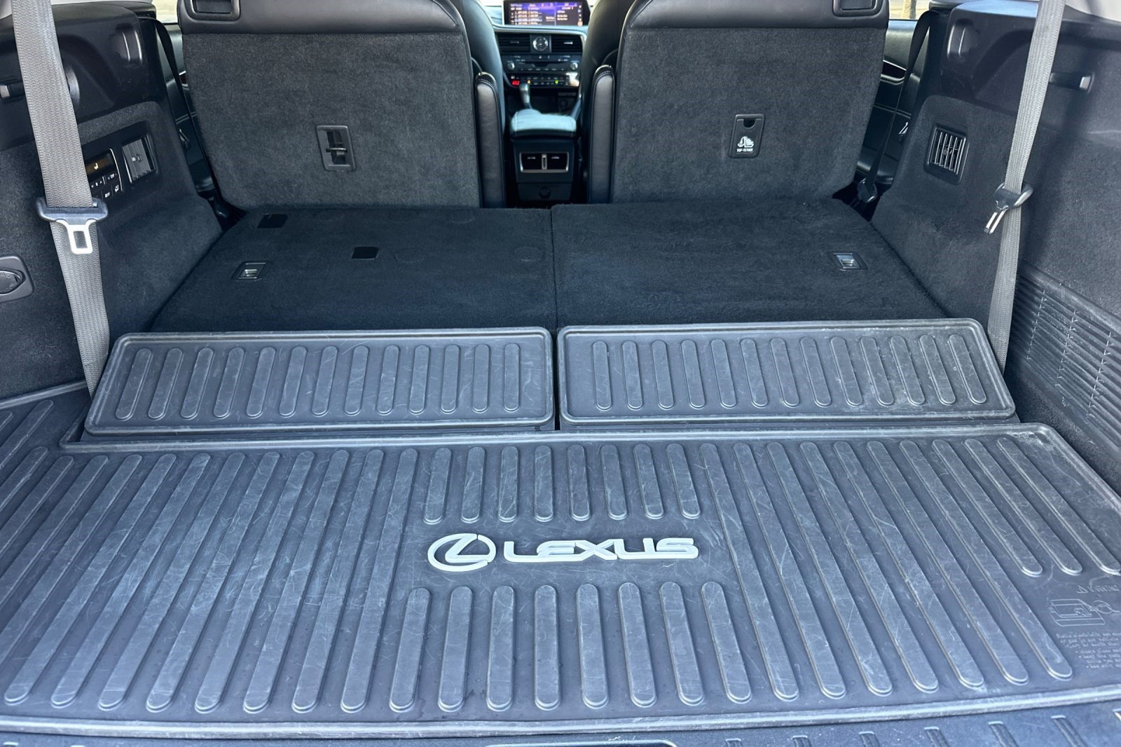 Used 2018 Lexus RX 450hL Premium w/ Premium Package image 20