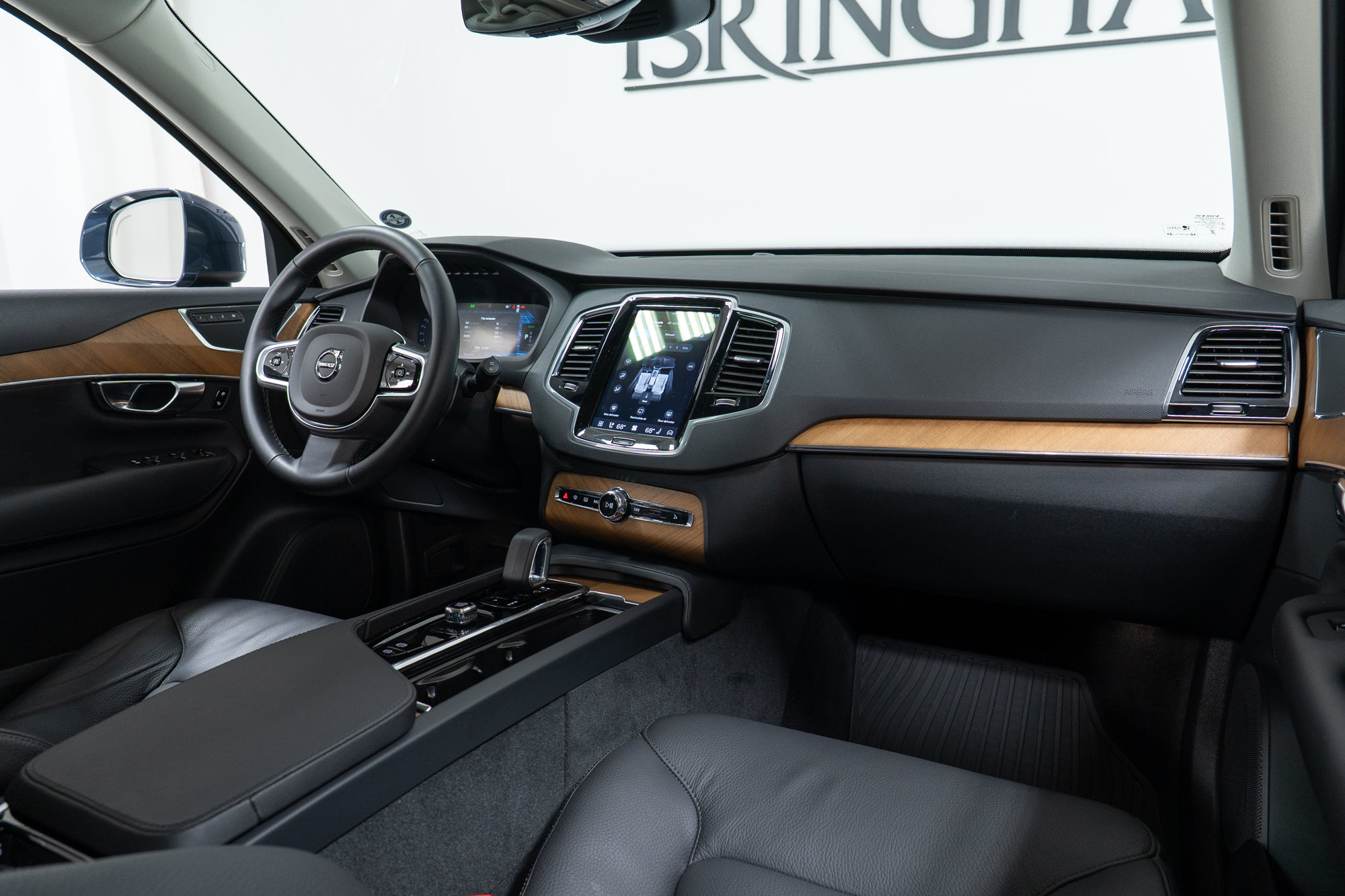 Certified 2025 Volvo XC90 T8 Plus w/ Protection Package Premier AWD/4WD image 14