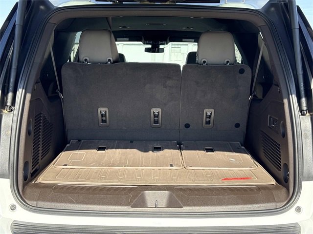 Used 2021 GMC Yukon XL SLT w/ SLT Luxury Package image 6