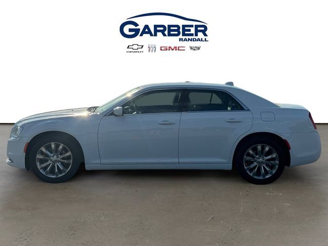 Used 2018 Chrysler 300 Touring L AWD/4WD image 2