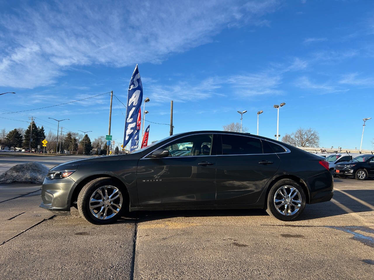 Used 2017 Chevrolet Malibu LT image 6