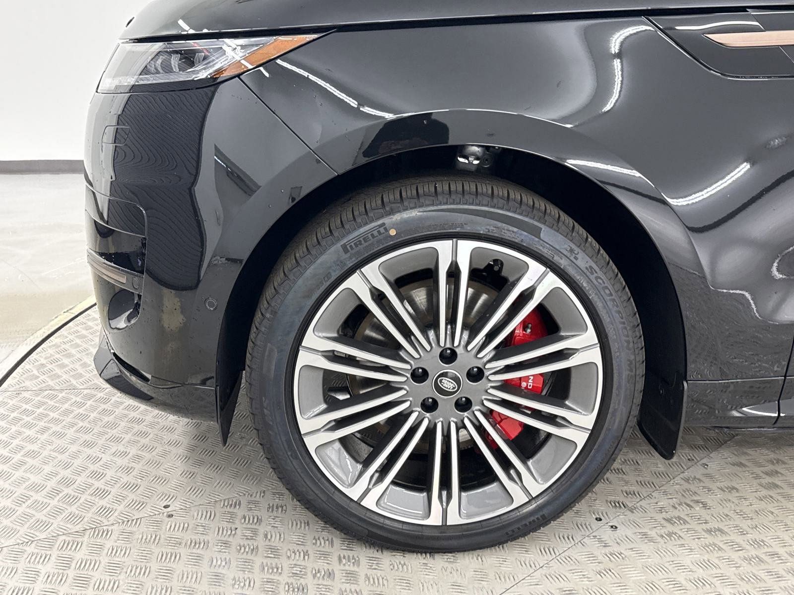 New 2025 Land Rover Range Rover Sport Dynamic SE image 11