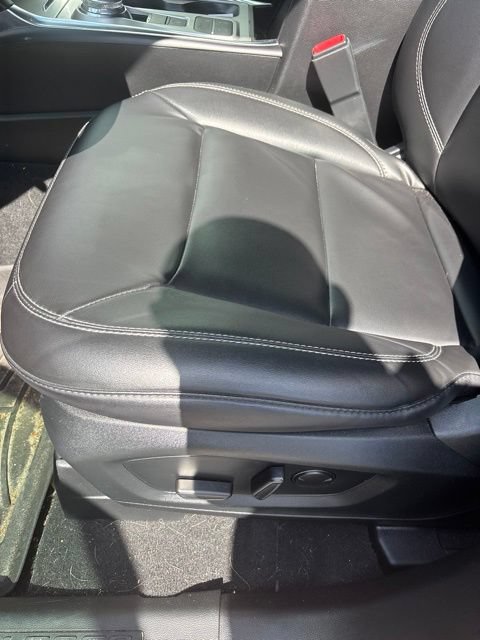Used 2022 Ford Explorer XLT w/ Equipment Group 202A RWD image 6