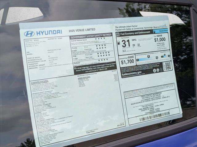 Used 2025 Hyundai Venue Limited image 24