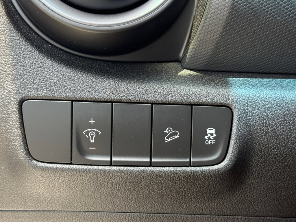Certified 2023 Hyundai Kona SEL AWD/4WD image 23