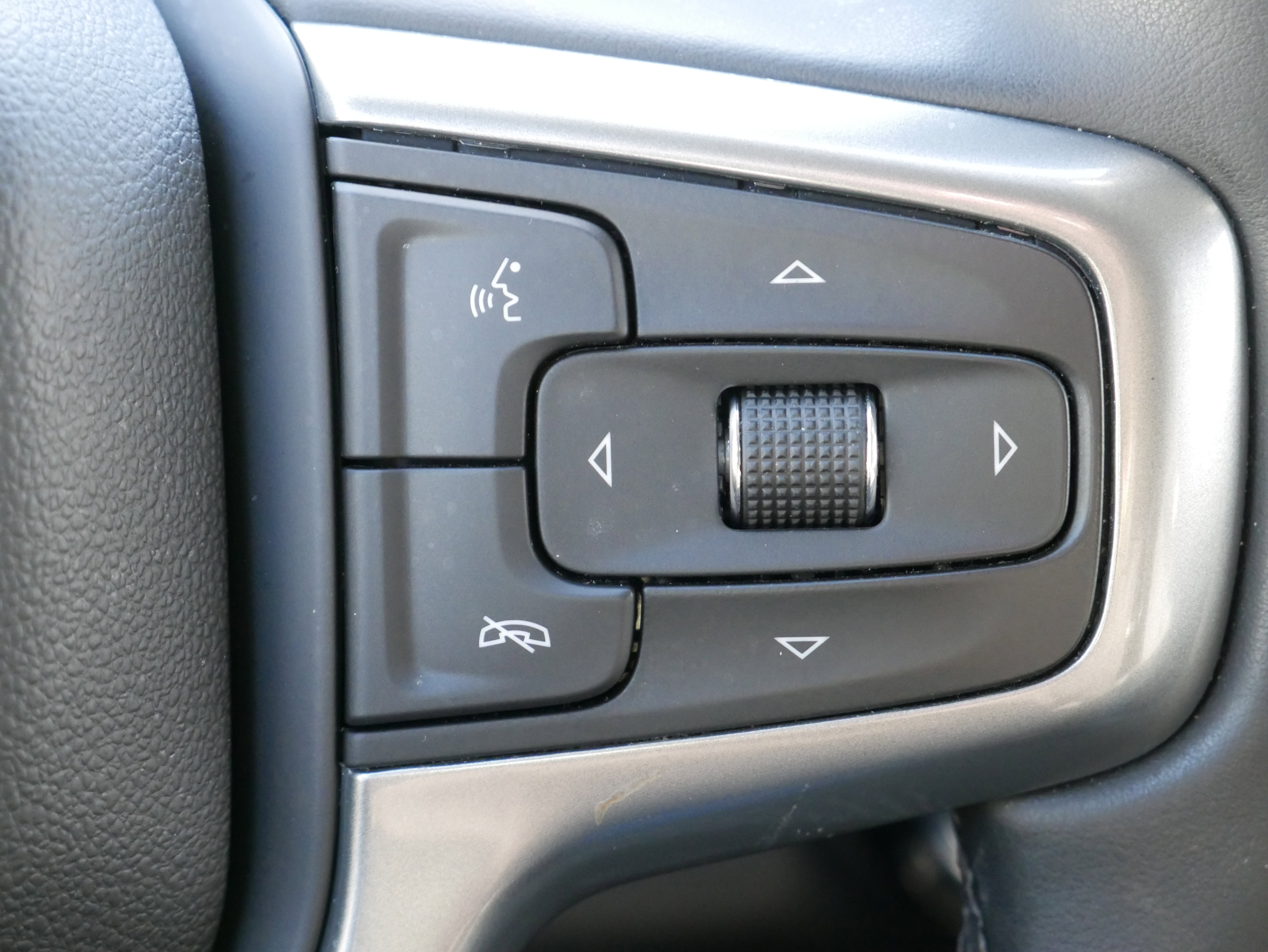 Certified 2025 Chevrolet Silverado 1500 LT AWD/4WD image 24