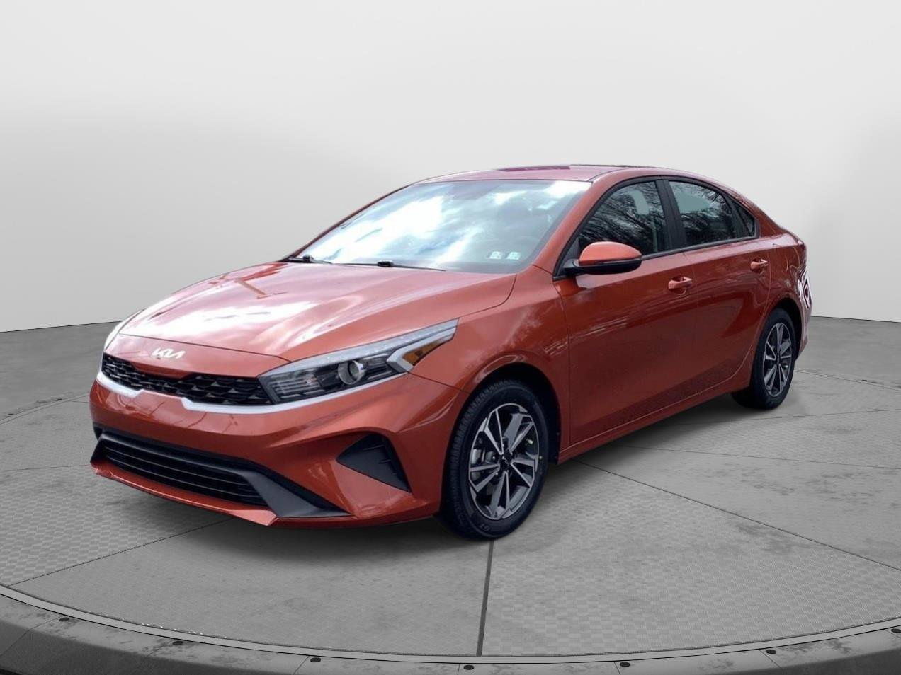 Used 2023 Kia Forte LXS w/ LXS Technology Package image 7