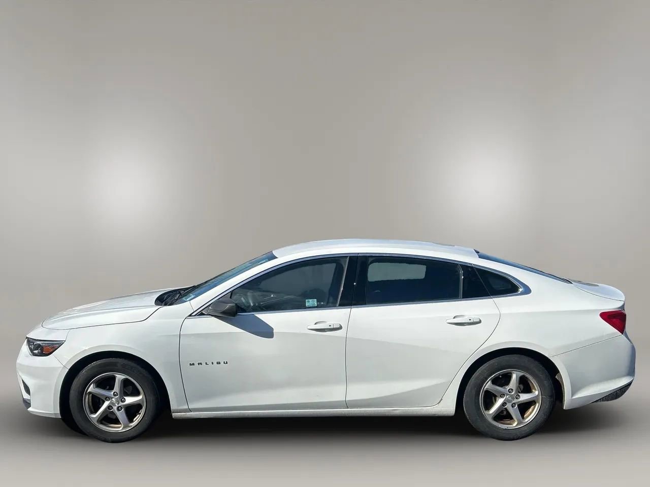 Used 2016 Chevrolet Malibu LS image 2