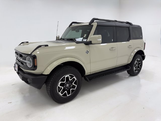 Used 2025 Ford Bronco Outer Banks AWD/4WD image 5