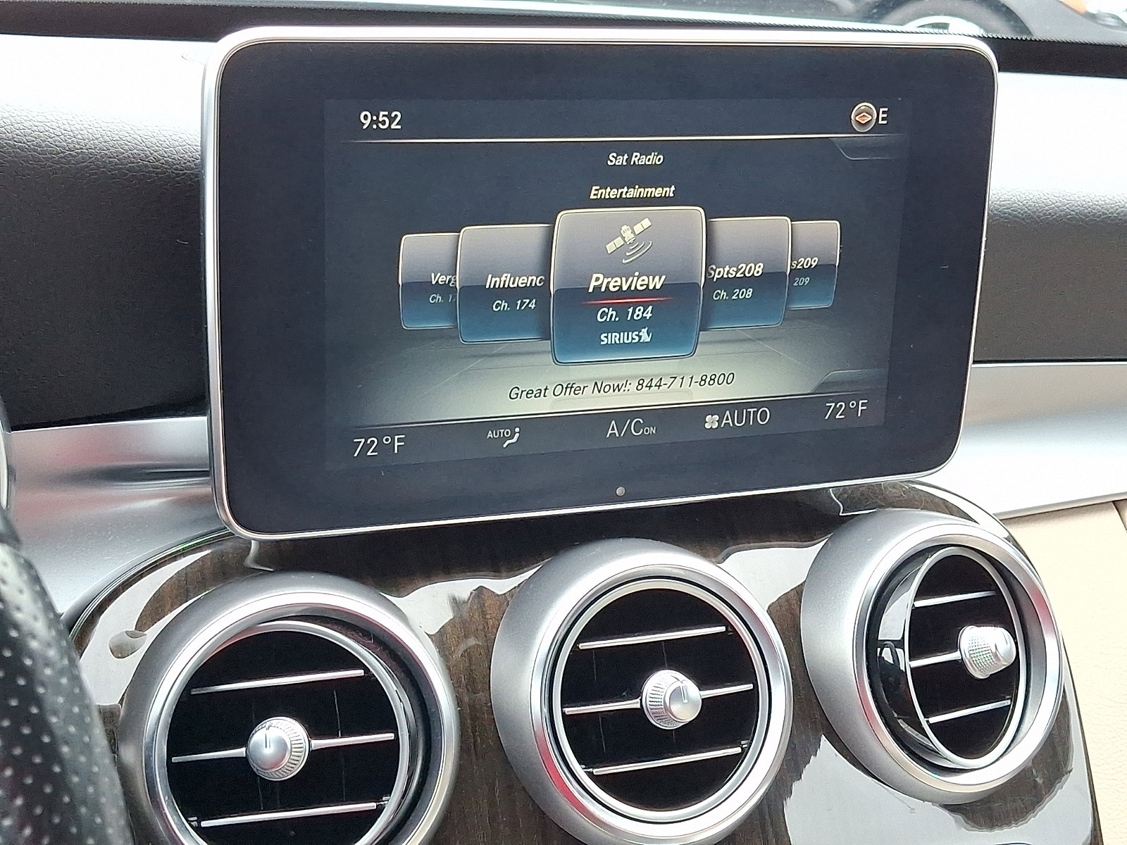 Certified 2018 Mercedes-Benz C 300 4MATIC Sedan image 17